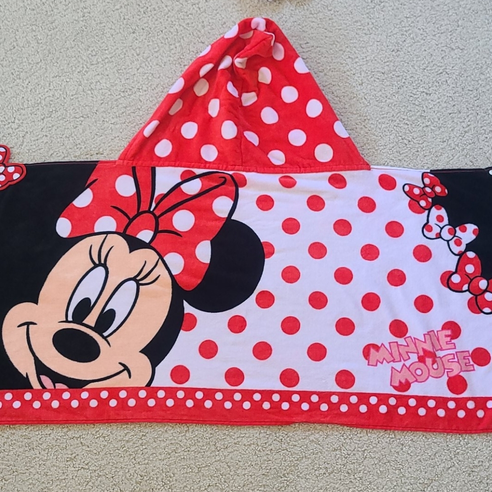 Minnie Mouse Hooded Towel